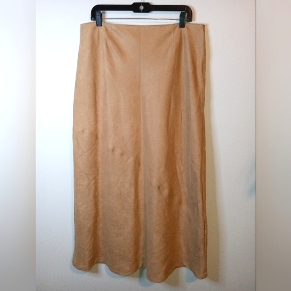 Worthington Dresses & Skirts - 🔴3 FOR $15🔴 Tan Faux Suede Maxi Skirt